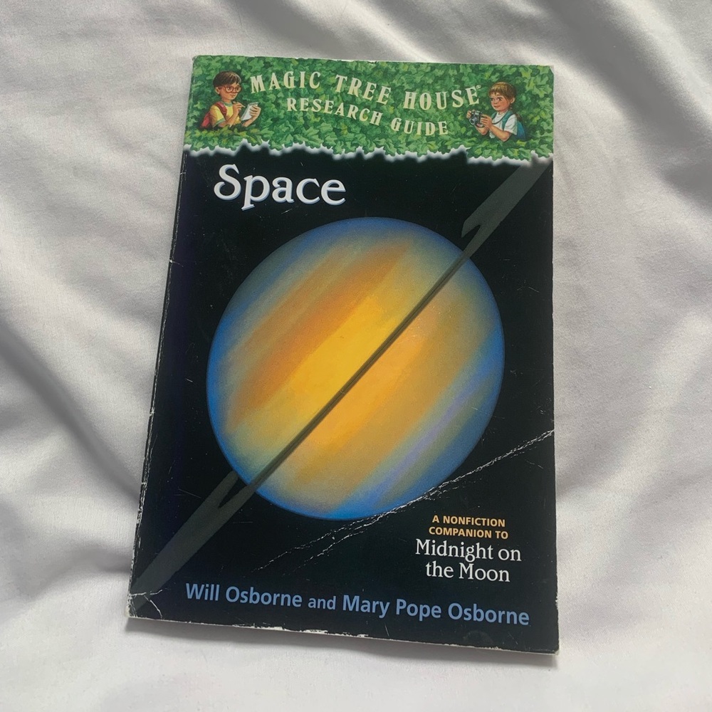 Space magic treehouse book